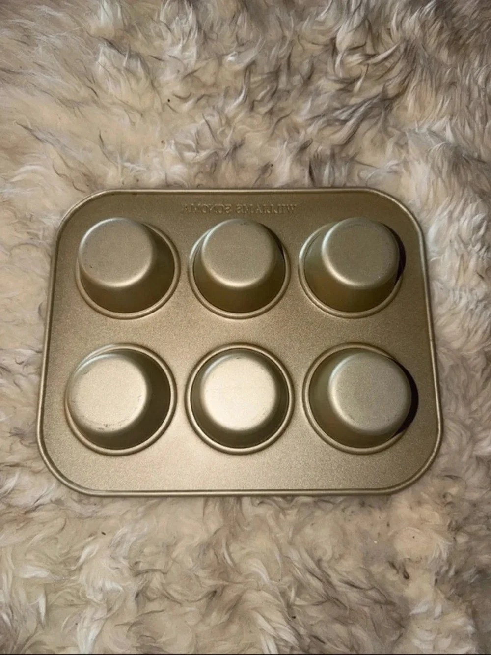 Williams Sonoma Goldtouch Pro Nonstick Muffin Pan tray 6-Well large cupcake muff